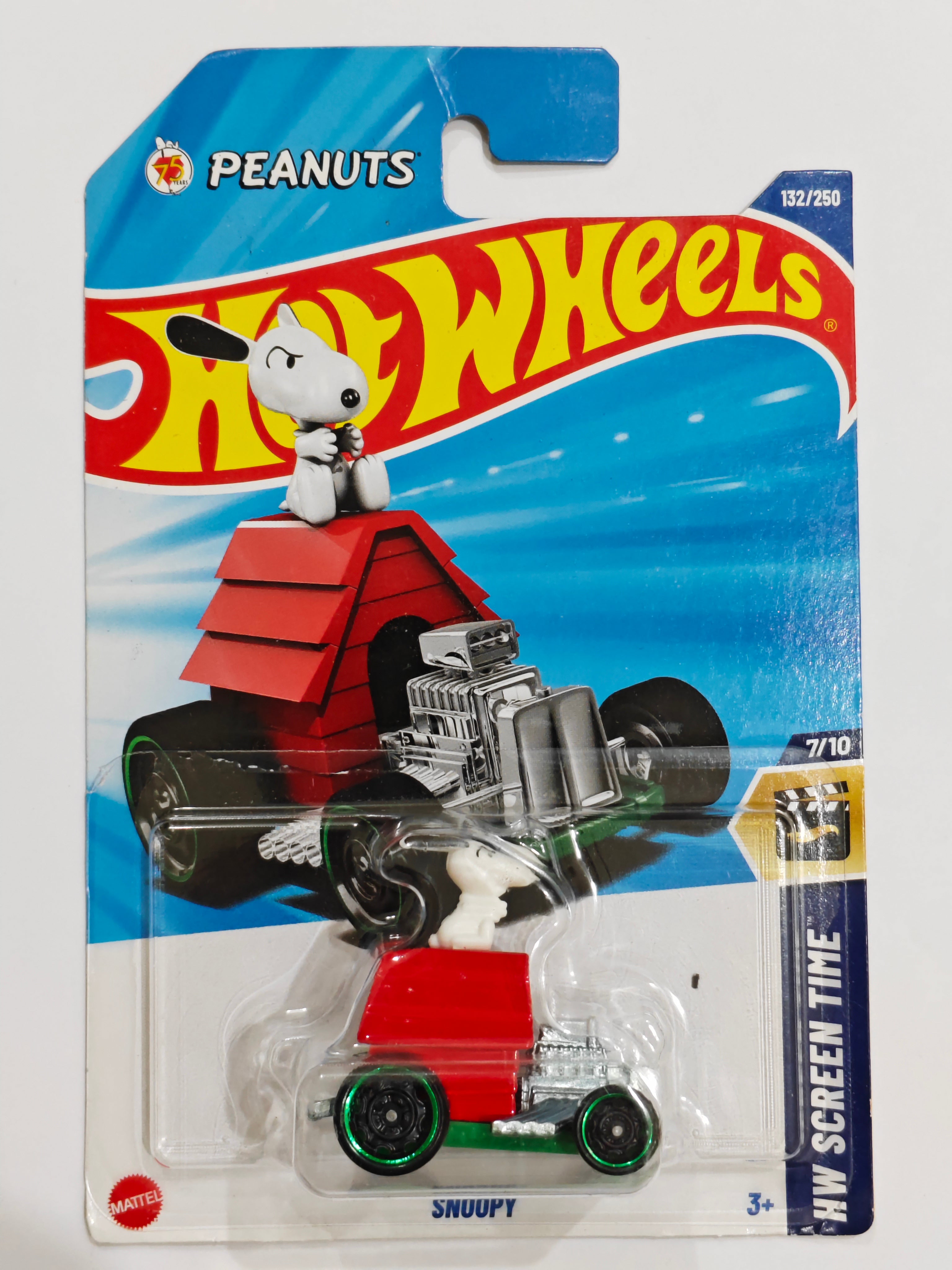 Hot Wheels (Creased J Hook) Snoopy Diecast Car 1:64 Scale - Toon Car Collection