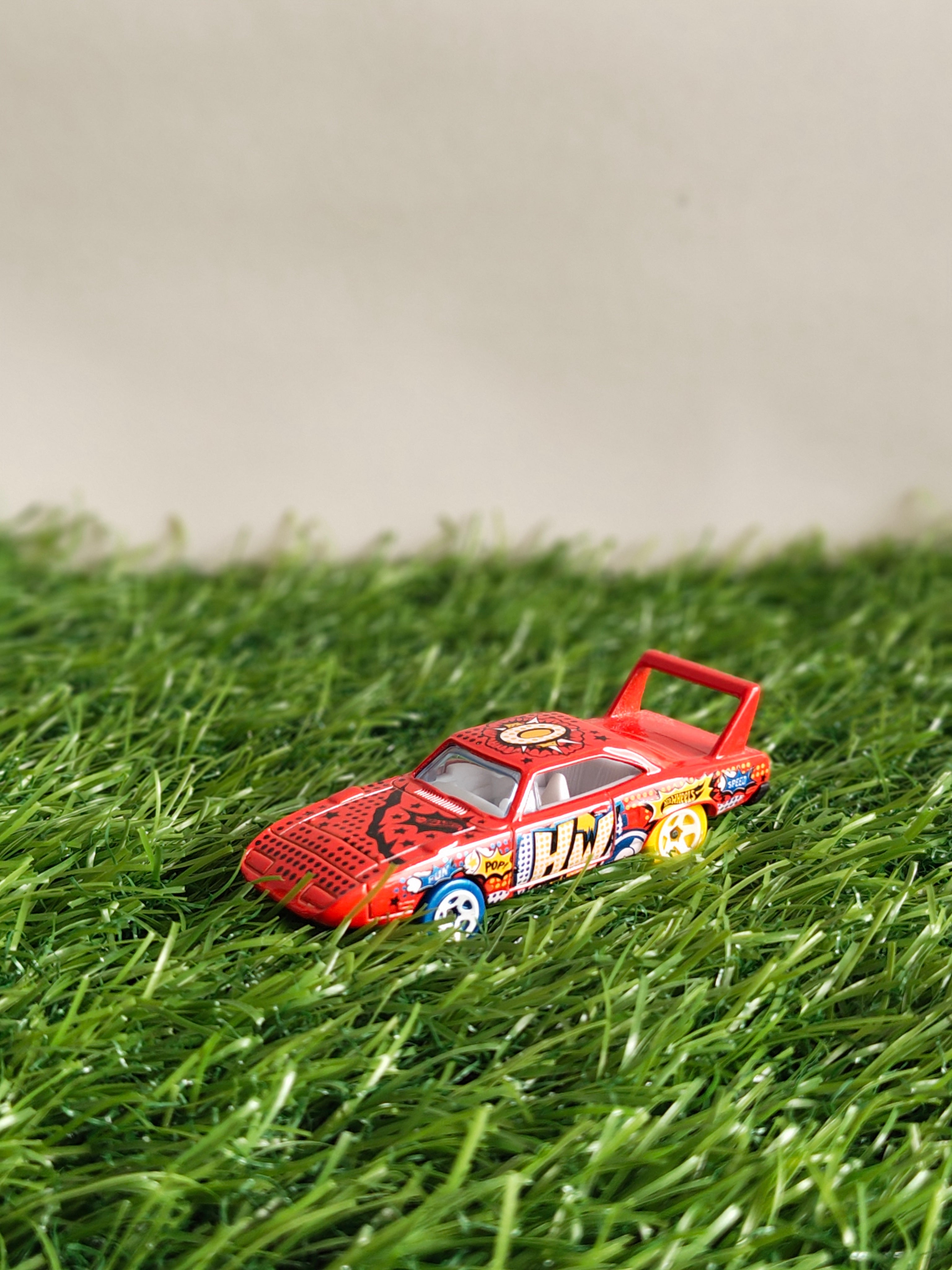 Hot Wheels 71 Plymouth Superbird Diecast Car 1:64 Scale - Classic Car Collection