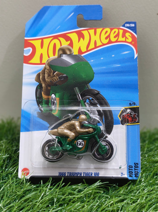 Hot Wheels 1986 Triumph Tiger 100 Diecast Bike 1:64 Scale - Rare Treasure Hunt Superbike Collection