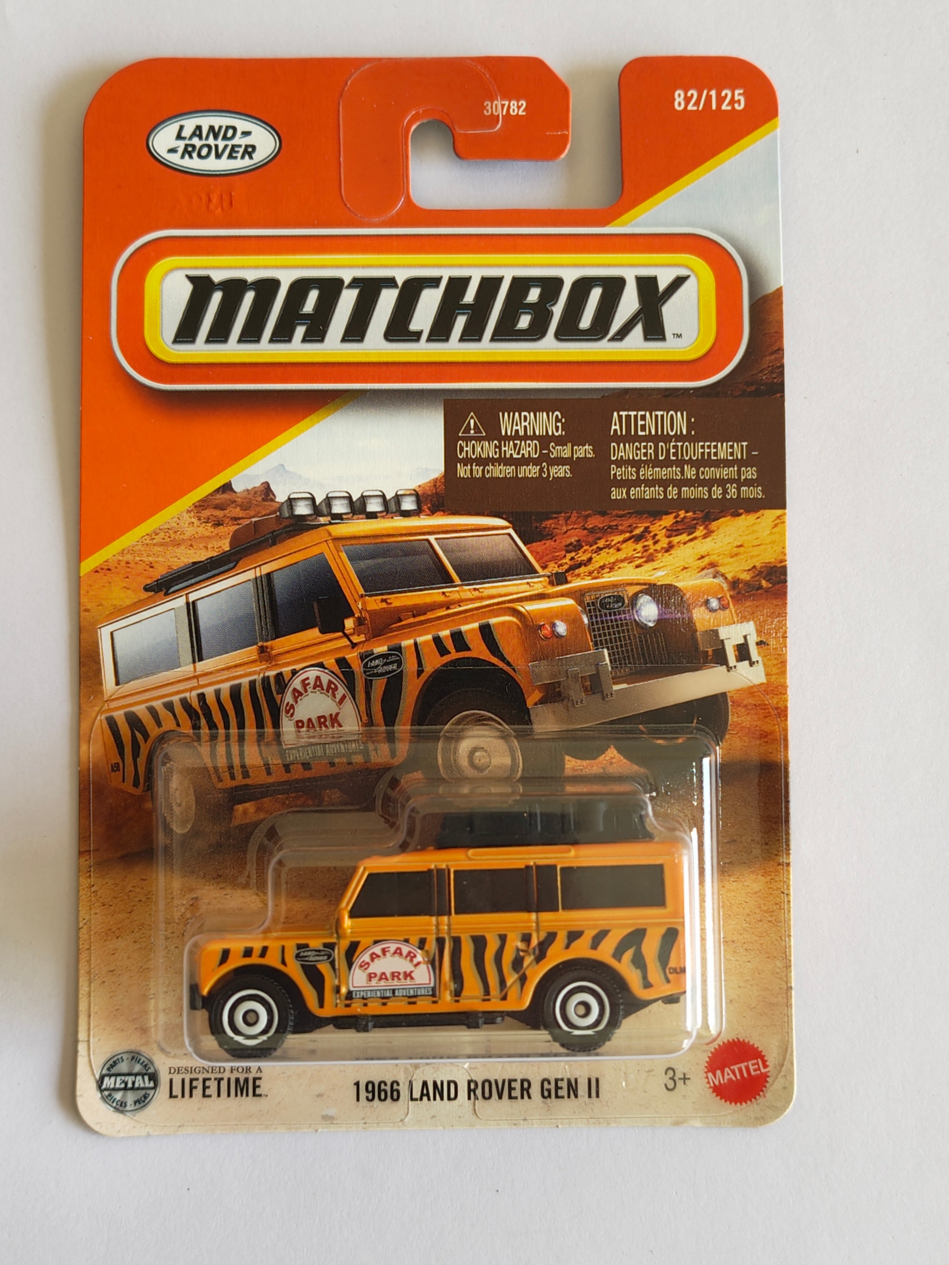 Matchbox 1966 Land Rover Gen II Diecast SUV 1:64 - Offroad SUV Collection