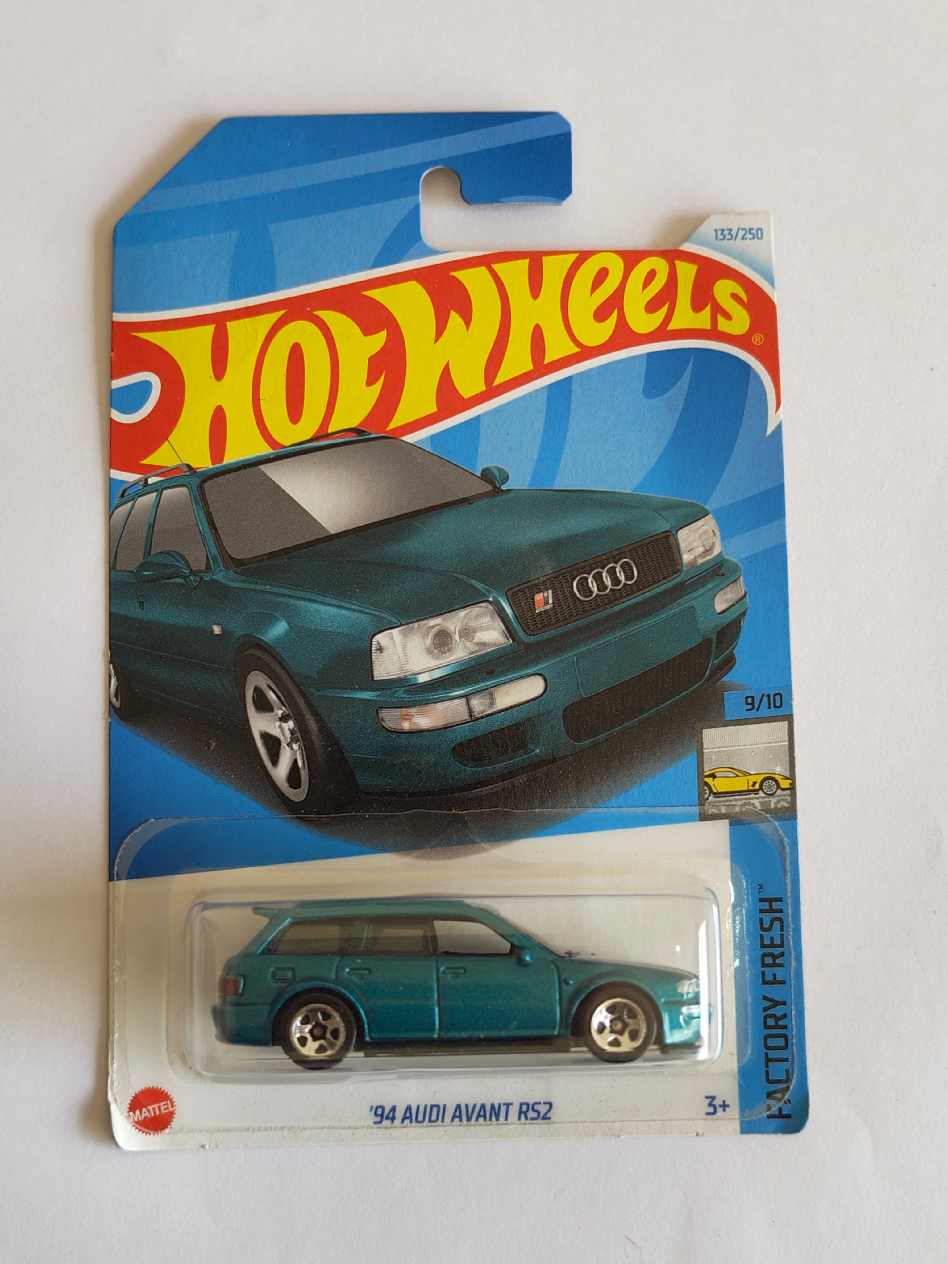 Hot Wheels 94 Audi Avant RS2 Diecast Car 1:64 Scale - Exotic Supercar Collection
