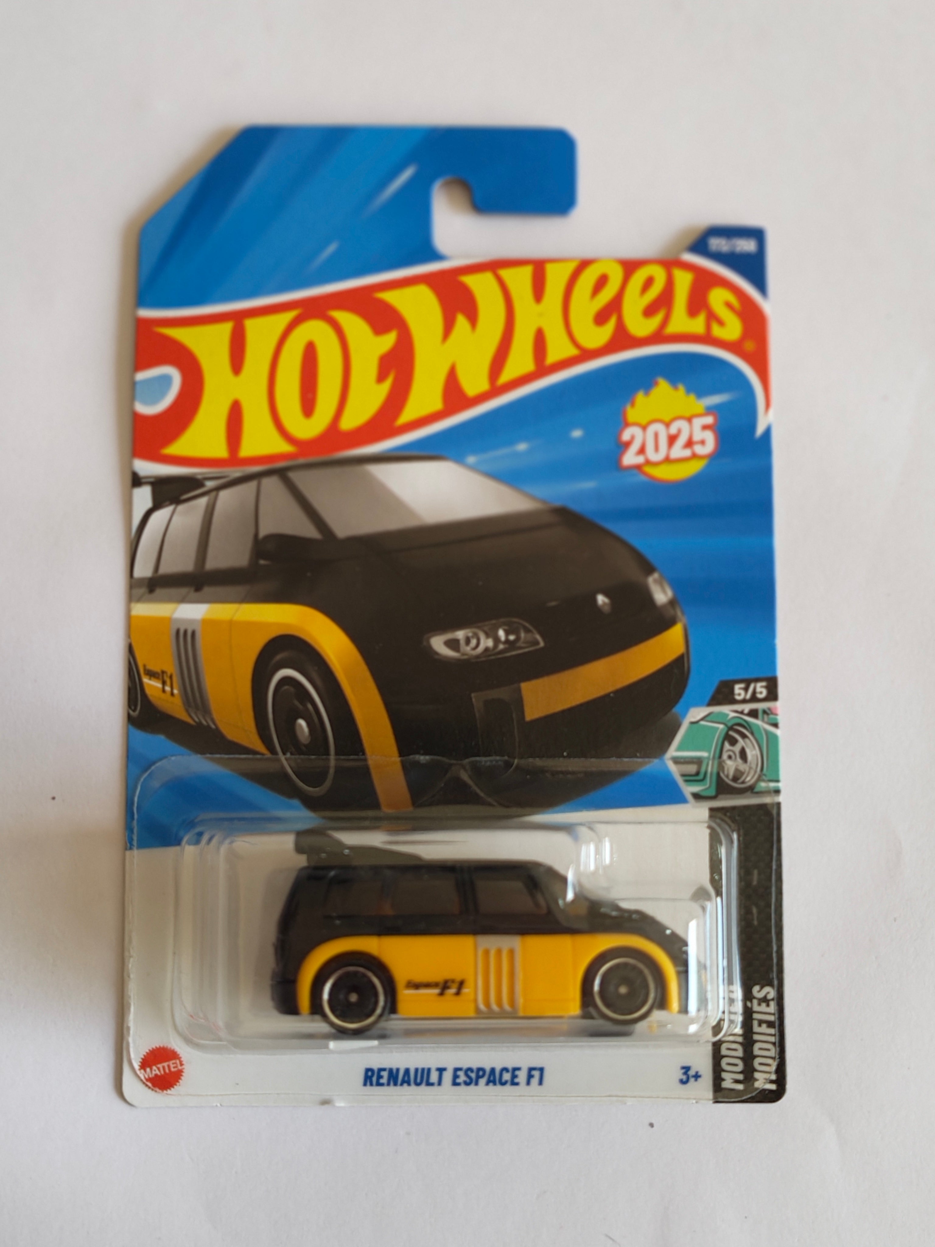 Hot Wheels Renault Espace F1 Diecast Van 1:64 Scale - Van Collection