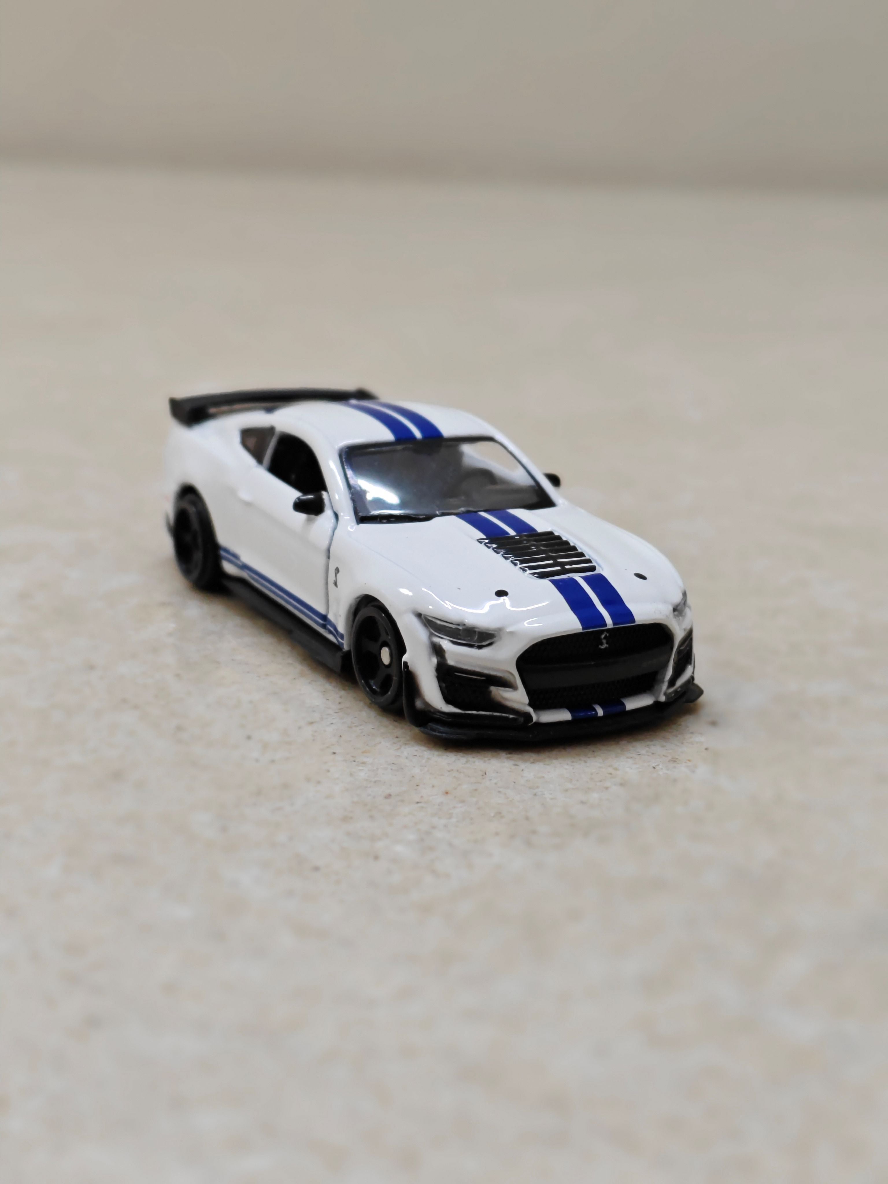 Bburago 2020 Mustang Shelby GT500 Diecast Car 1:64 Scale