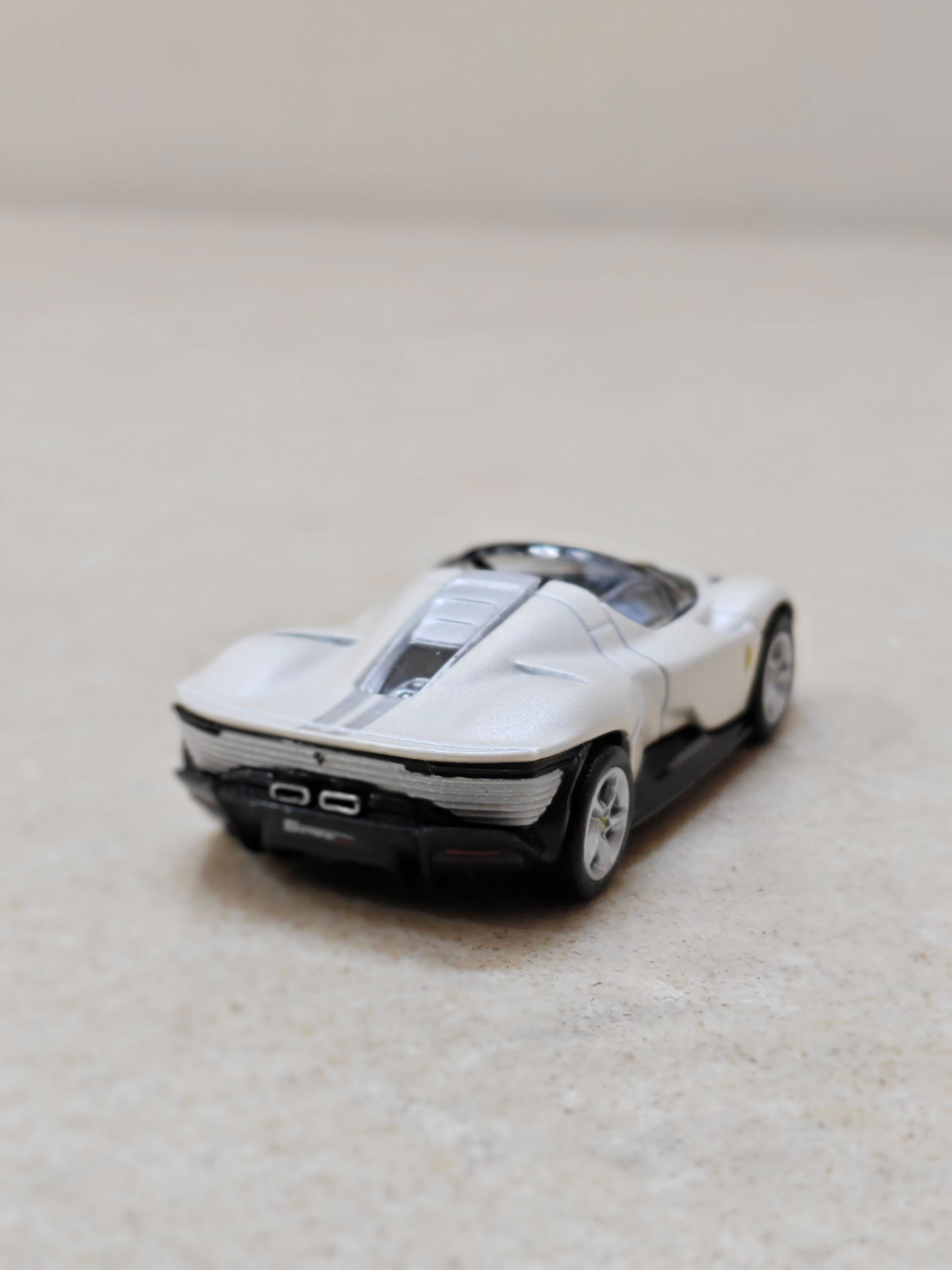 Bburago Ferrari Daytona SP3 Diecast Car 1:64 Scale