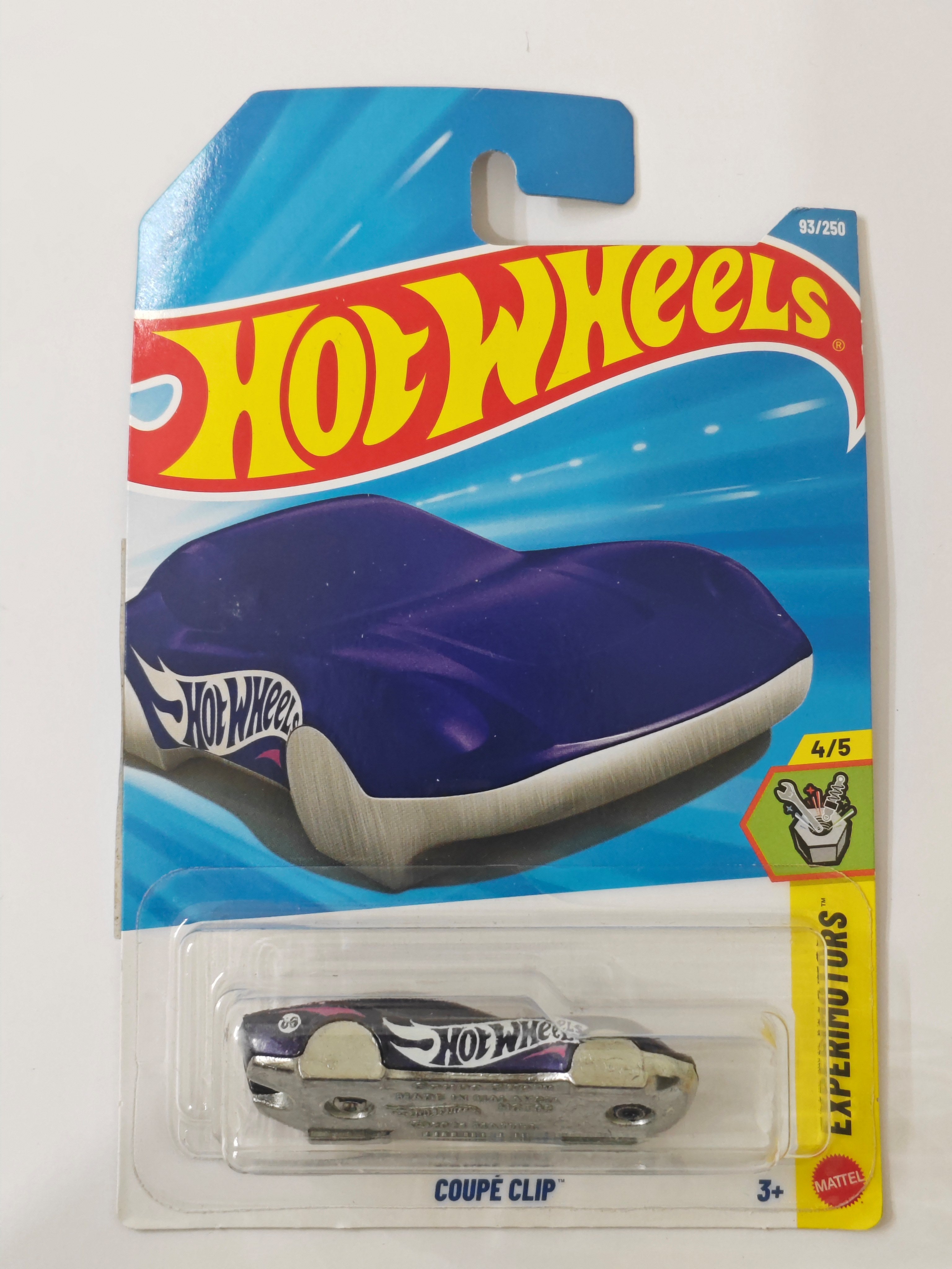 Hot Wheels D Case Coupe Clip Diecast KeyChain 1:64 Scale