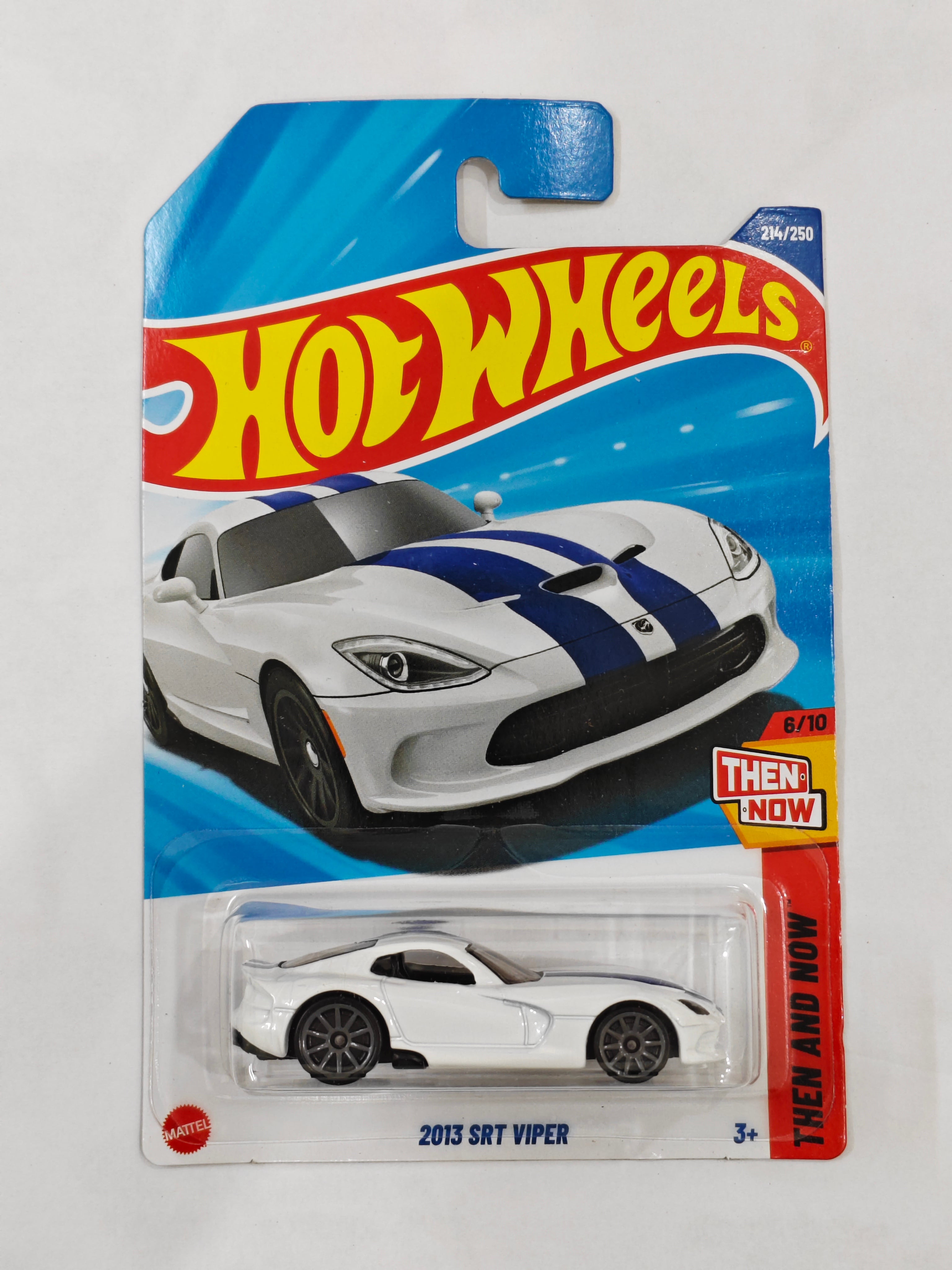 Hot Wheels 2013 SRT Viper Diecast Car 1:64 Scale M25