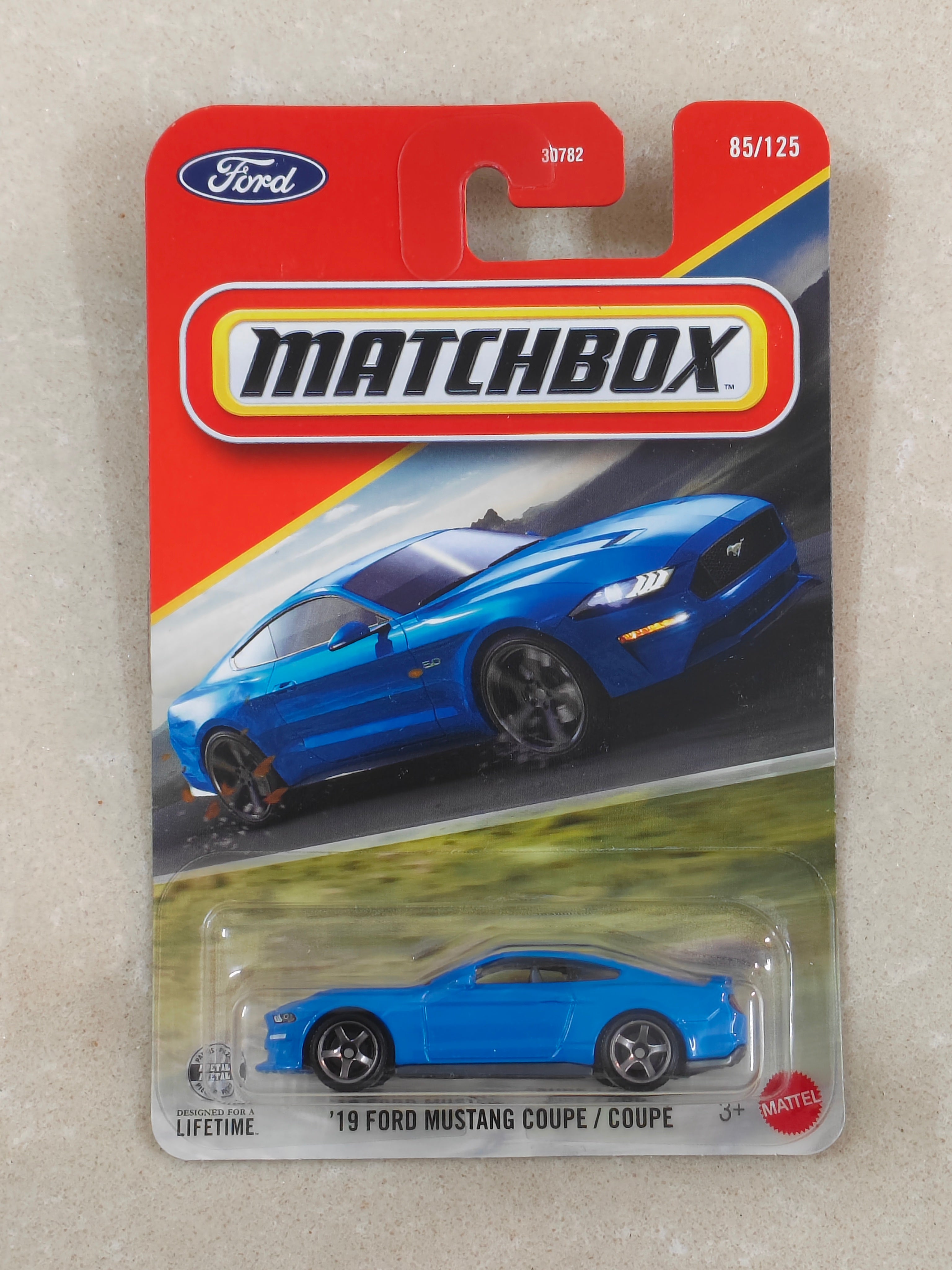 Matchbox - 19 Ford Mustang Coupe - Diecast Car 1:64 Scale