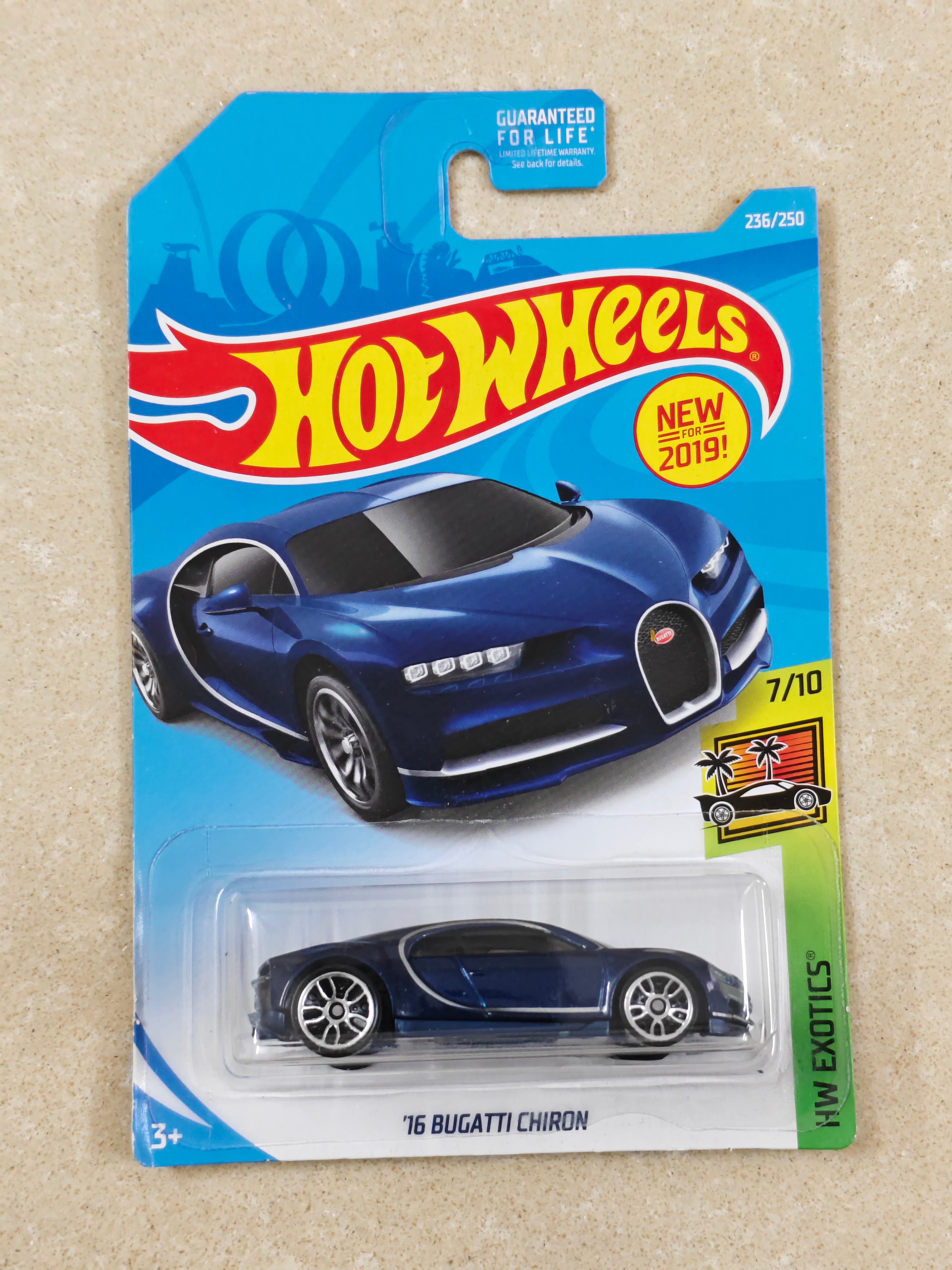 Hot Wheels - US Imported - 16 Bugatti Chiron Blue - Diecast Car - 1:64 Scale