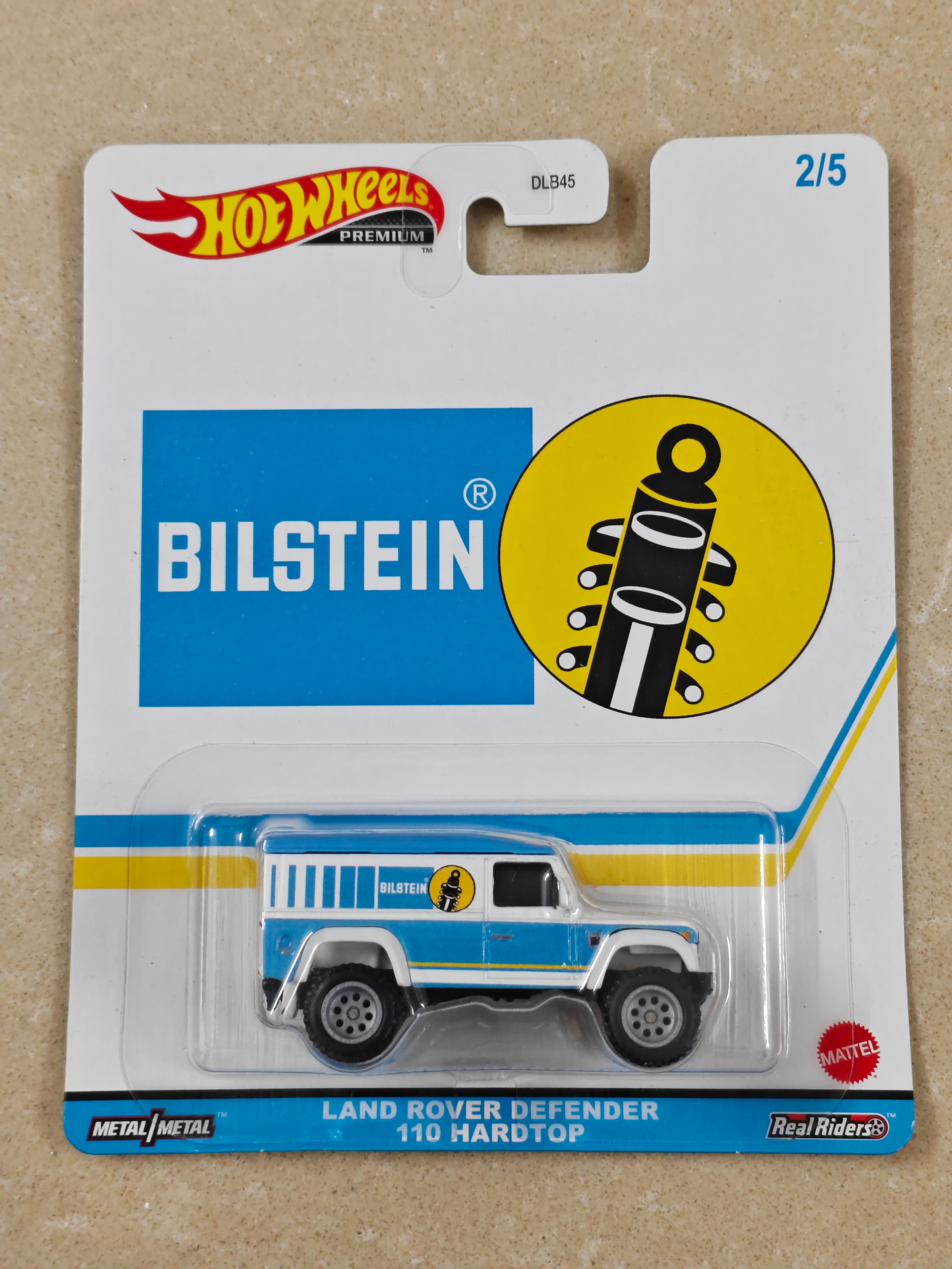 Hot Wheels - Imported - Premium - Land Rover Defender 110 Hardtop White - Diecast Car - 1:64 Scale