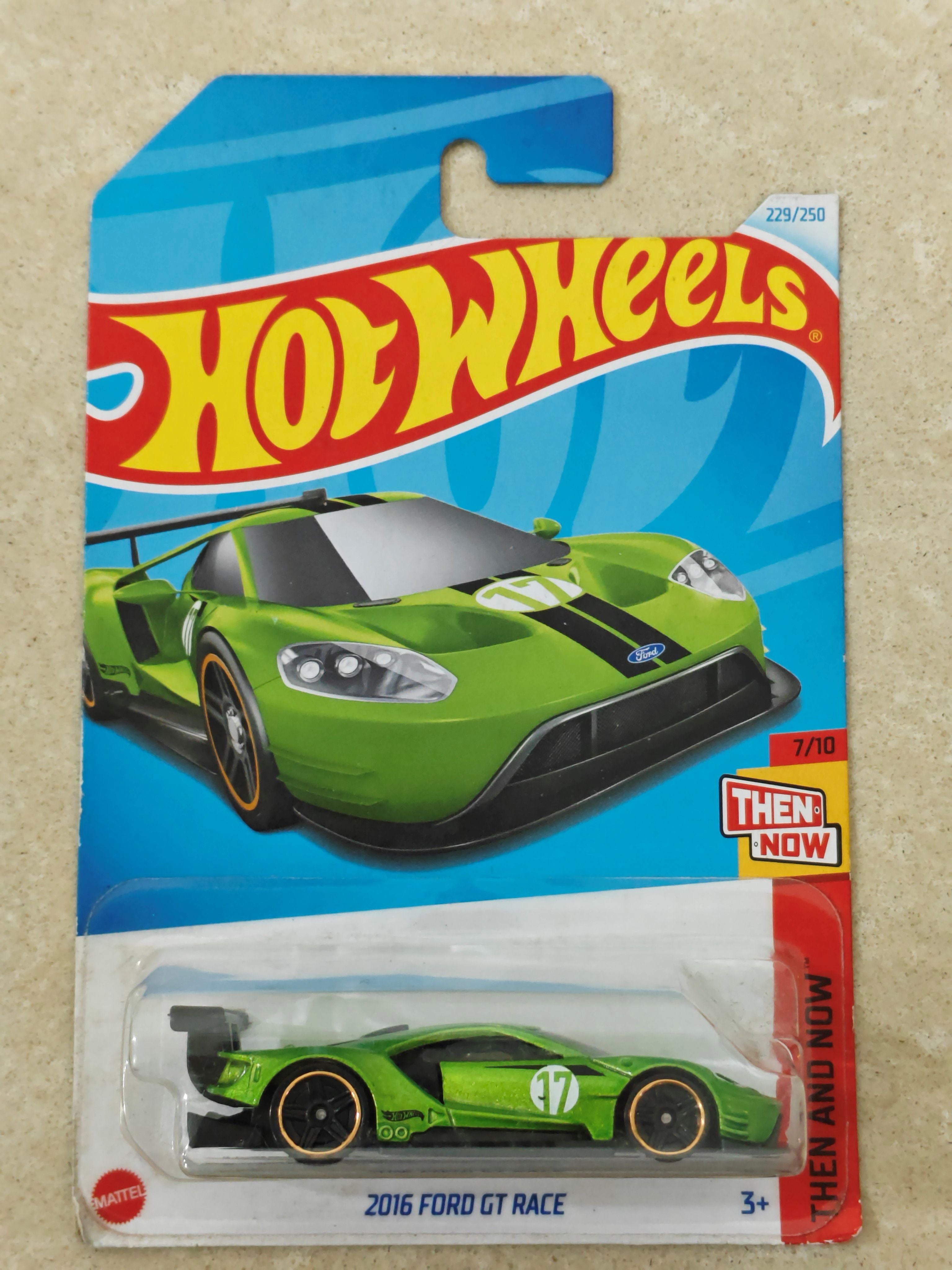 Hot Wheels 2016 Ford GT Race Diecast Car 1:64 Scale - Exotic Supercar Collection (Blister Dent)