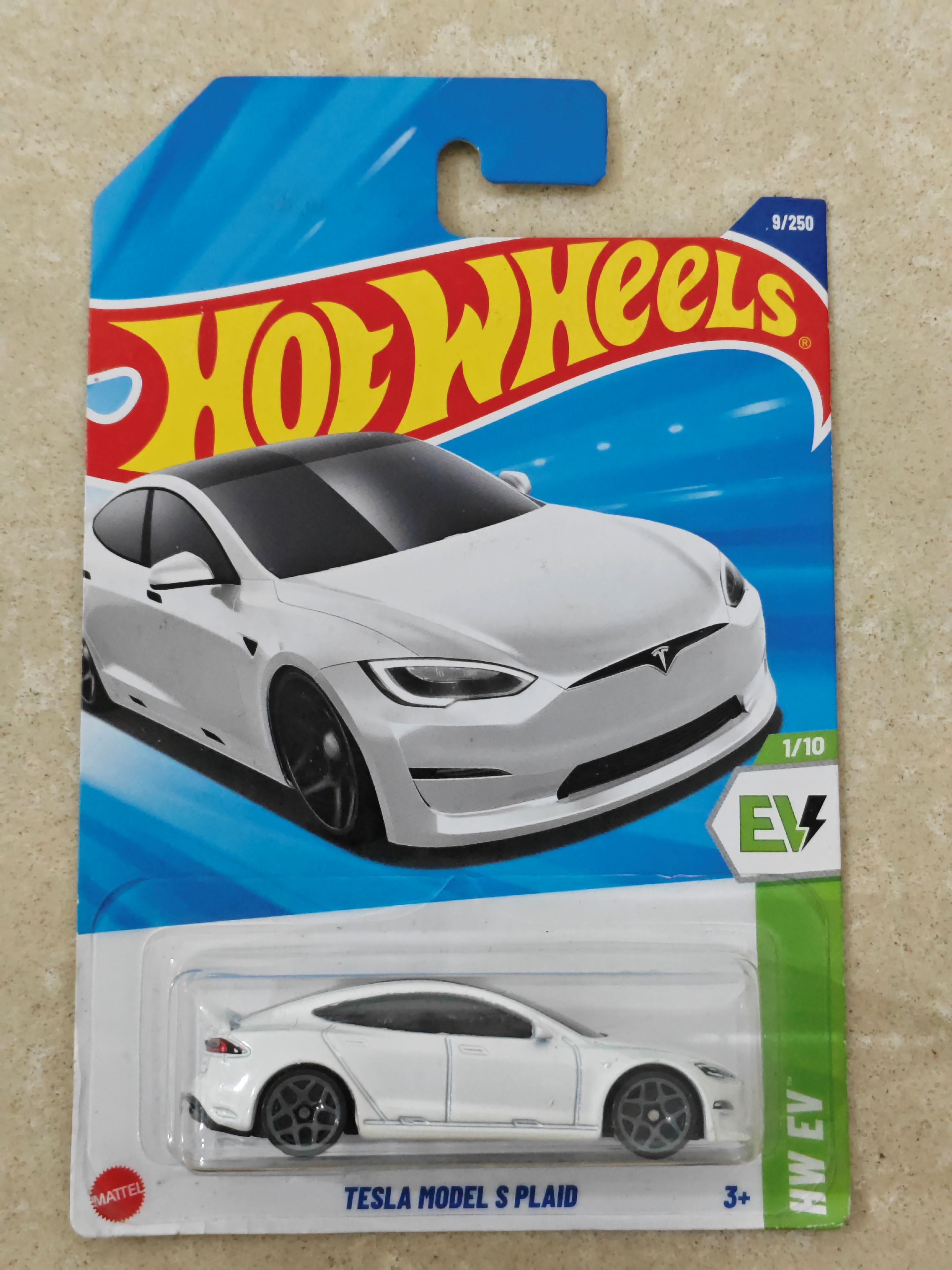 Hot Wheels Imported Tesla Model S Plaid White Diecast Car 1:64 Scale - EV Car Collection